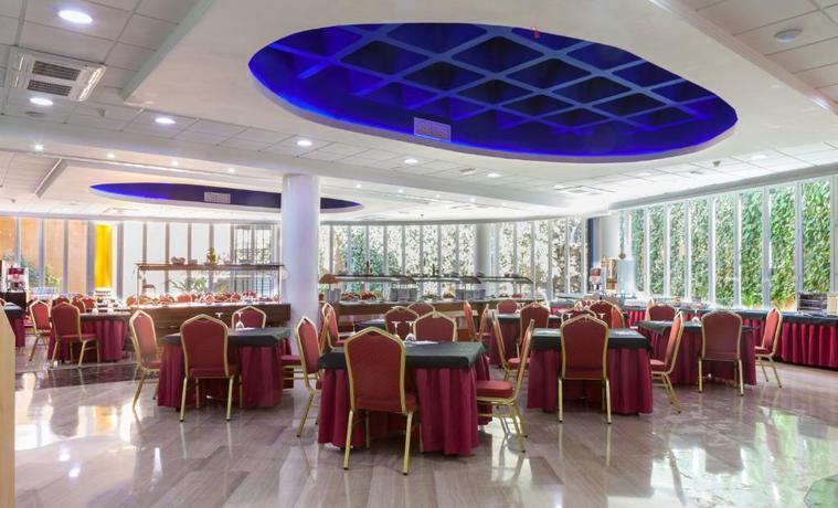 Imagen del bar/restaurante del Aparthotel M&eacute;xico, Vera. Foto 3