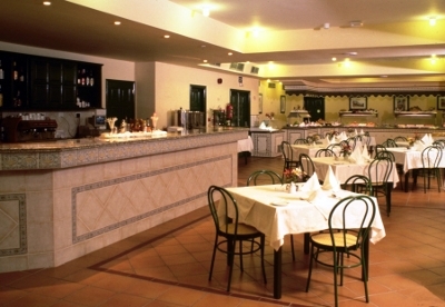 Imagen del bar/restaurante del Aparthotel Melia La Paz. Foto 2