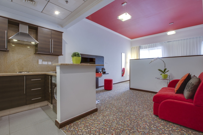 Imagen de los interiores del Aparthotel Mena. Foto 7