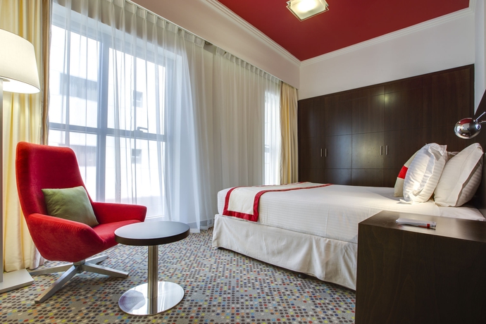 Imagen de la habitación del Aparthotel Mena. Foto 2