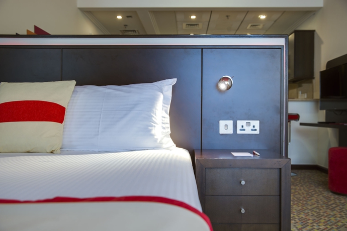 Imagen de la habitación del Aparthotel Mena. Foto 5