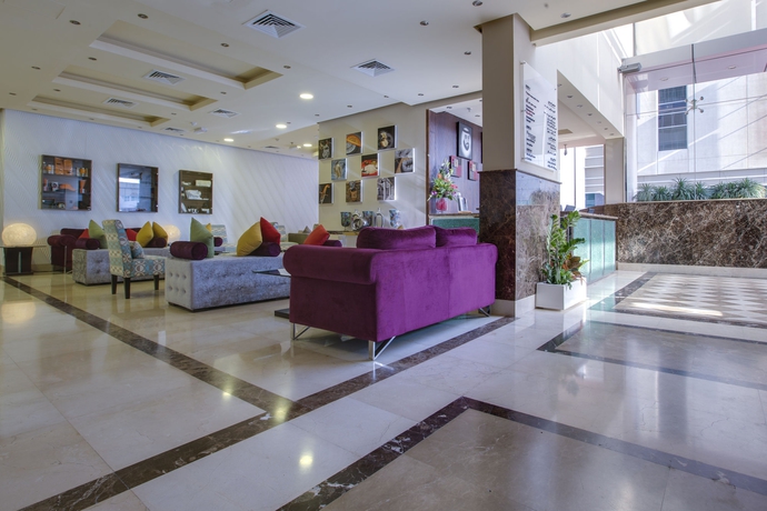Imagen de los interiores del Aparthotel Mena. Foto 12
