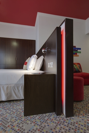 Imagen de la habitación del Aparthotel Mena. Foto 6