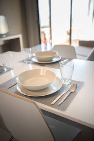 Imagen de la habitación del Aparthotel Miguel Sanchez. Foto 8