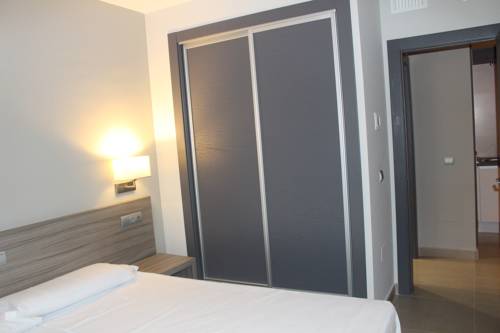 Imagen de la habitación del Aparthotel Miguel Sanchez. Foto 14