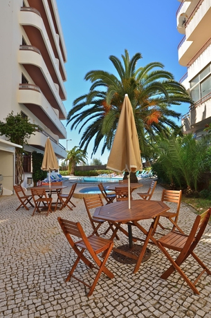 Imagen general del Aparthotel Mirachoro Praia Da Rocha. Foto 3