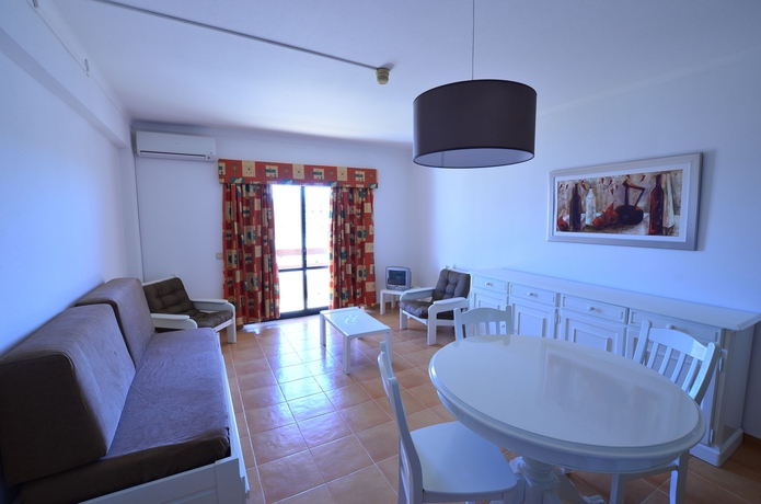 Imagen de los interiores del Aparthotel Mirachoro Praia Da Rocha. Foto 15