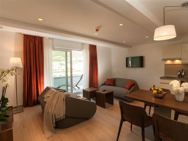 Imagen general del Aparthotel Miramare, Makarska. Foto 1