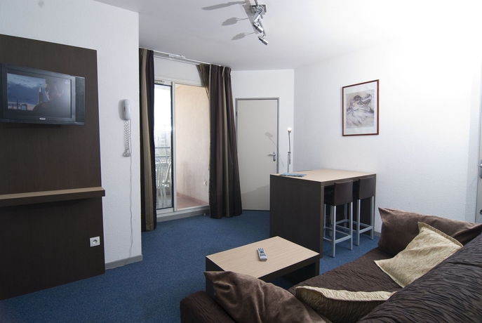 Imagen de los interiores del Aparthotel Miranove. Foto 6