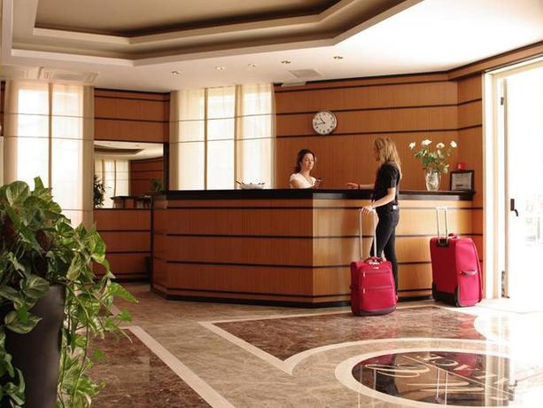 Imagen general del Aparthotel Monte Carlo Palace Suites. Foto 11