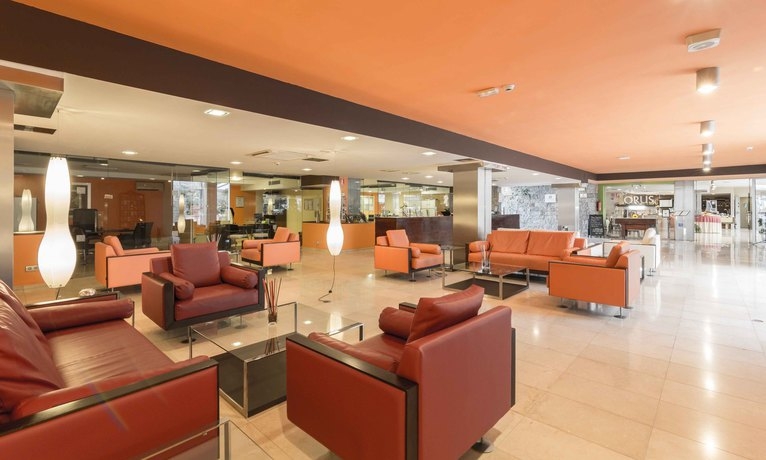 Imagen de los interiores del Aparthotel Morasol Suites. Foto 10