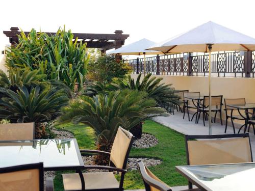 Imagen general del Aparthotel Movenpick Apartments Al Mamzar Dubai. Foto 2