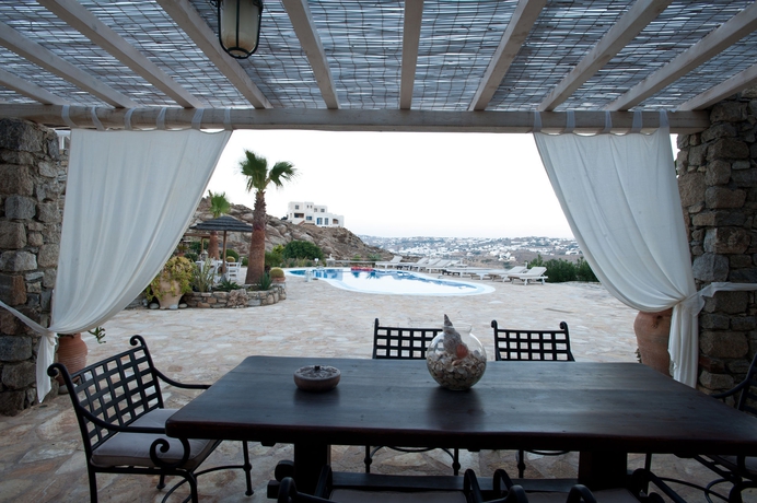 Imagen de los exteriores del Aparthotel Navy Blue Suites. Foto 9