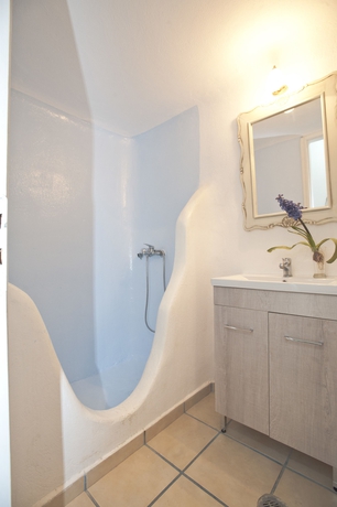 Imagen de la habitación del Aparthotel Navy Blue Suites. Foto 5