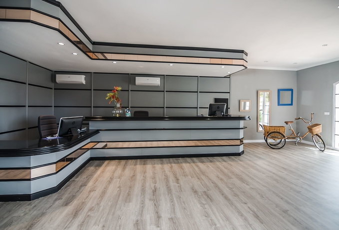 Imagen de los interiores del Aparthotel Nelva Resort, Cala en Porter. Foto 18