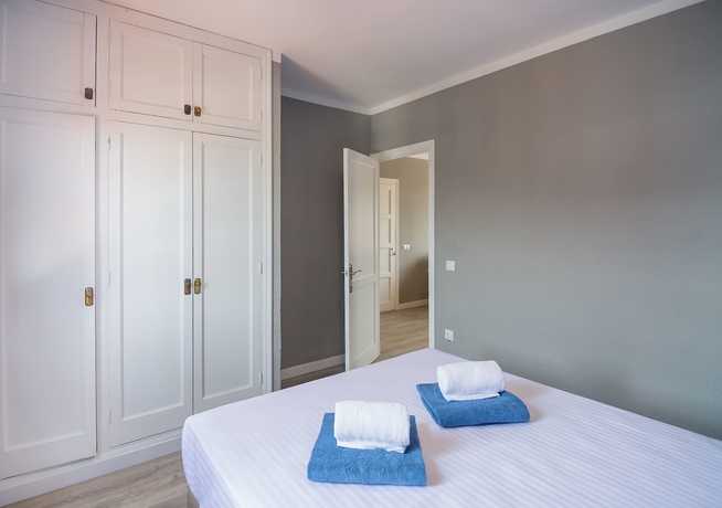 Imagen de la habitación del Aparthotel Nelva Resort, Cala en Porter. Foto 13