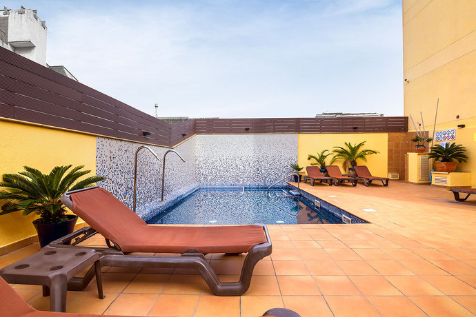 Imagen general del Aparthotel Neptuno Calella. Foto 15
