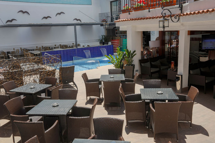 Imagen general del Aparthotel Neptuno Calella. Foto 17