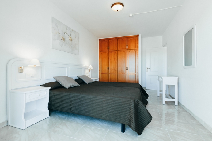 Imagen de la habitación del Aparthotel Neptuno Costadeje. Foto 9