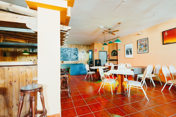 Imagen del bar/restaurante del Aparthotel Neptuno Costadeje. Foto 7