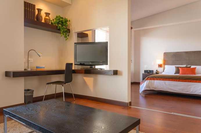 Imagen general del Aparthotel Nico Apartasuites. Foto 1