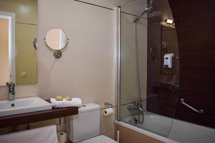 Imagen de la habitación del Aparthotel Novo Sancti Petri. Foto 9