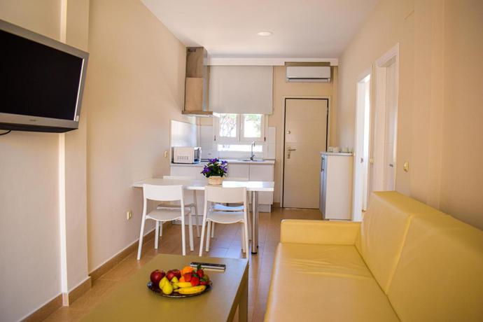 Imagen de la habitación del Aparthotel Novo Sancti Petri. Foto 10