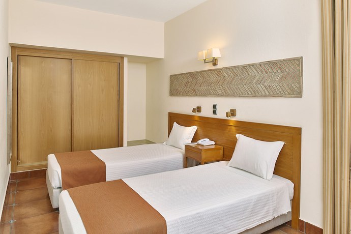 Imagen de la habitación del Aparthotel Oceanus. Foto 4
