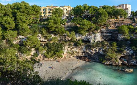 Imagen de los exteriores del Aparthotel Ona Cala Pi Club. Foto 12