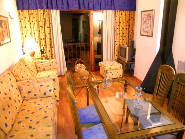 Imagen de los interiores del Aparthotel Ona Dorada El Tarter. Foto 5