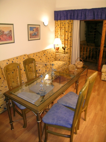 Imagen de los interiores del Aparthotel Ona Dorada El Tarter. Foto 6