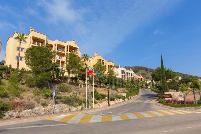Imagen general del Aparthotel Ona Lomas Village - La Manga Club. Foto 5