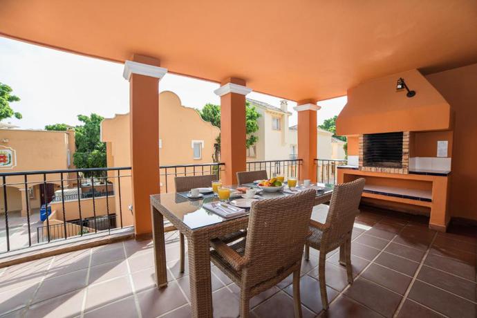 Imagen general del Aparthotel Ona Lomas Village - La Manga Club. Foto 14