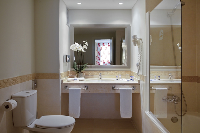 Imagen de la habitación del Aparthotel Ona Marinas de Nerja. Foto 8