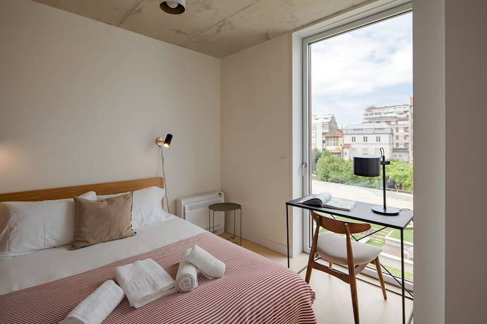 Imagen de la habitación del Aparthotel Oporto Anselmo. Foto 6