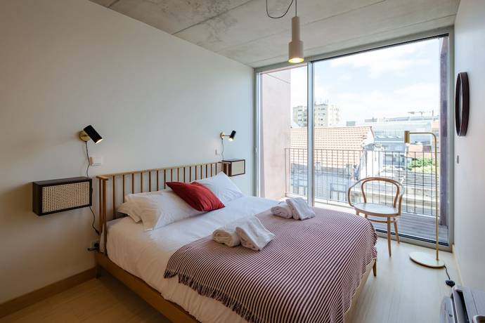Imagen de la habitación del Aparthotel Oporto Anselmo. Foto 7