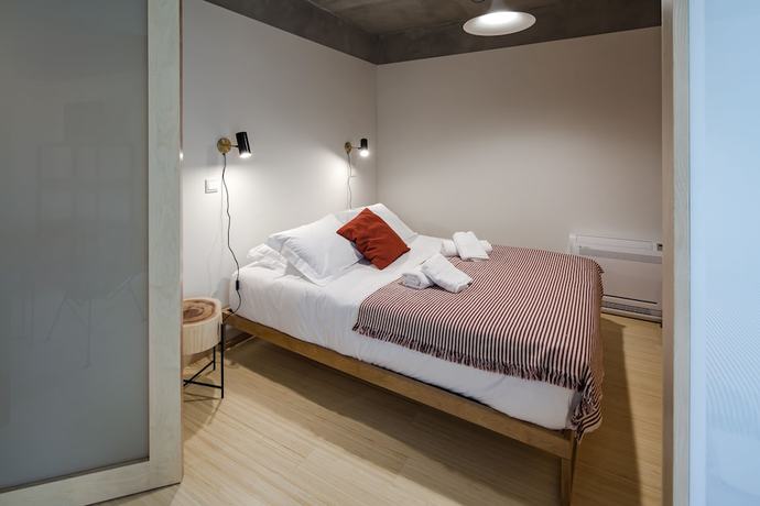 Imagen de la habitación del Aparthotel Oporto Anselmo. Foto 8