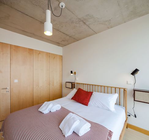 Imagen de la habitación del Aparthotel Oporto Anselmo. Foto 17