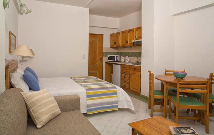 Imagen de los interiores del Aparthotel Ourabay. Foto 8