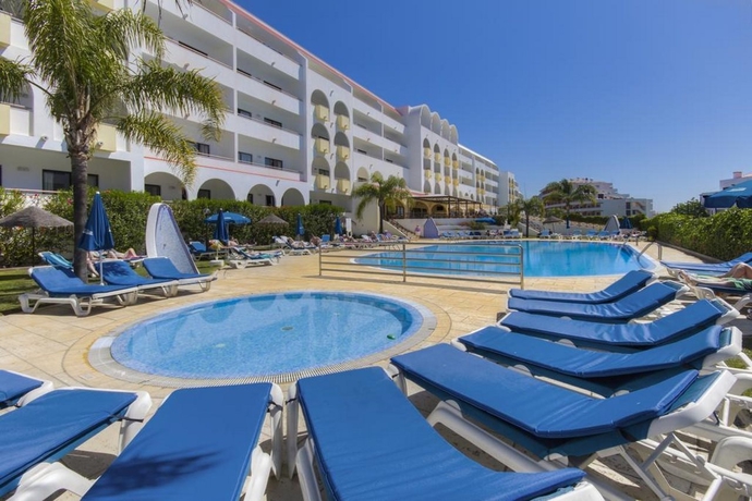 Imagen de la piscina del Aparthotel Paladim and Alagoamar Hotels. Foto 9