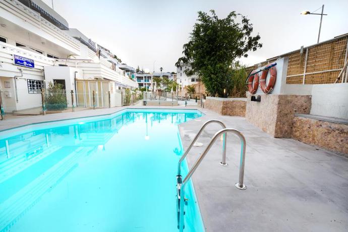 Imagen general del Aparthotel Palm Suites (formerly Calypso Oasis). Foto 1