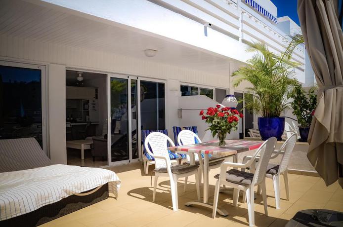 Imagen general del Aparthotel Palm Suites (formerly Calypso Oasis). Foto 16