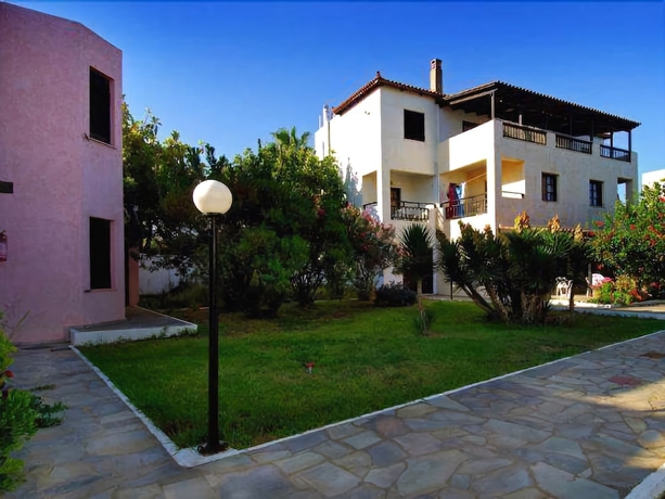 Imagen de los exteriores del Aparthotel Panorama-Seaview Studios & Apartments. Foto 14