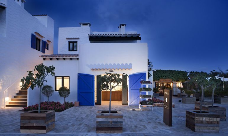 Imagen de los interiores del Aparthotel Para&iacute;so De Los Pinos Apartamentos. Foto 13