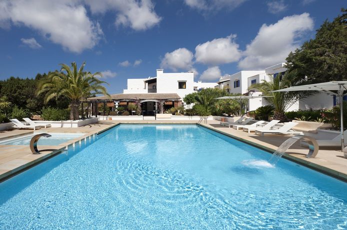 Imagen general del Aparthotel Paraíso De Los Pinos Apartamentos. Foto 1