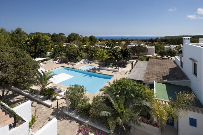 Imagen de la piscina del Aparthotel Para&iacute;so De Los Pinos Apartamentos. Foto 16