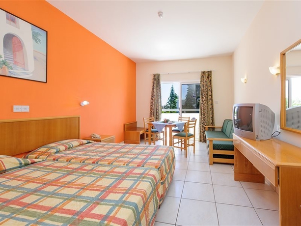 Imagen general del Aparthotel Paramount, Famagusta. Foto 1