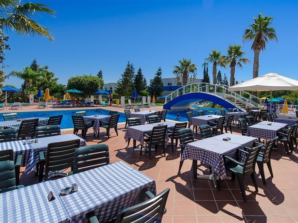 Imagen general del Aparthotel Paramount, Famagusta. Foto 5