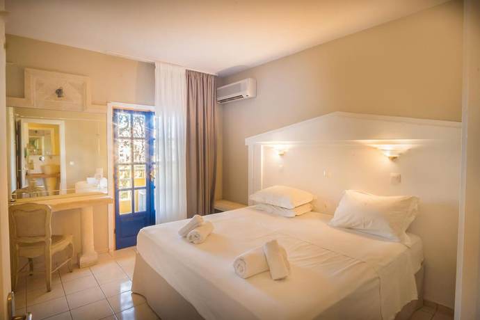 Imagen de la habitación del Aparthotel Parthenis and Suites. Foto 2
