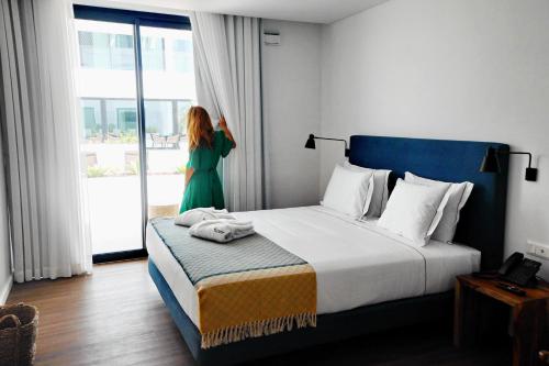 Imagen de la habitación del Aparthotel P&ecirc;ro Teive Bay. Foto 17